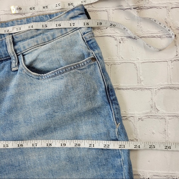 ANA A New Approach Woman’s Mid Rise Boyfriend Jeans light blue distressed 14 - Picture 8 of 13